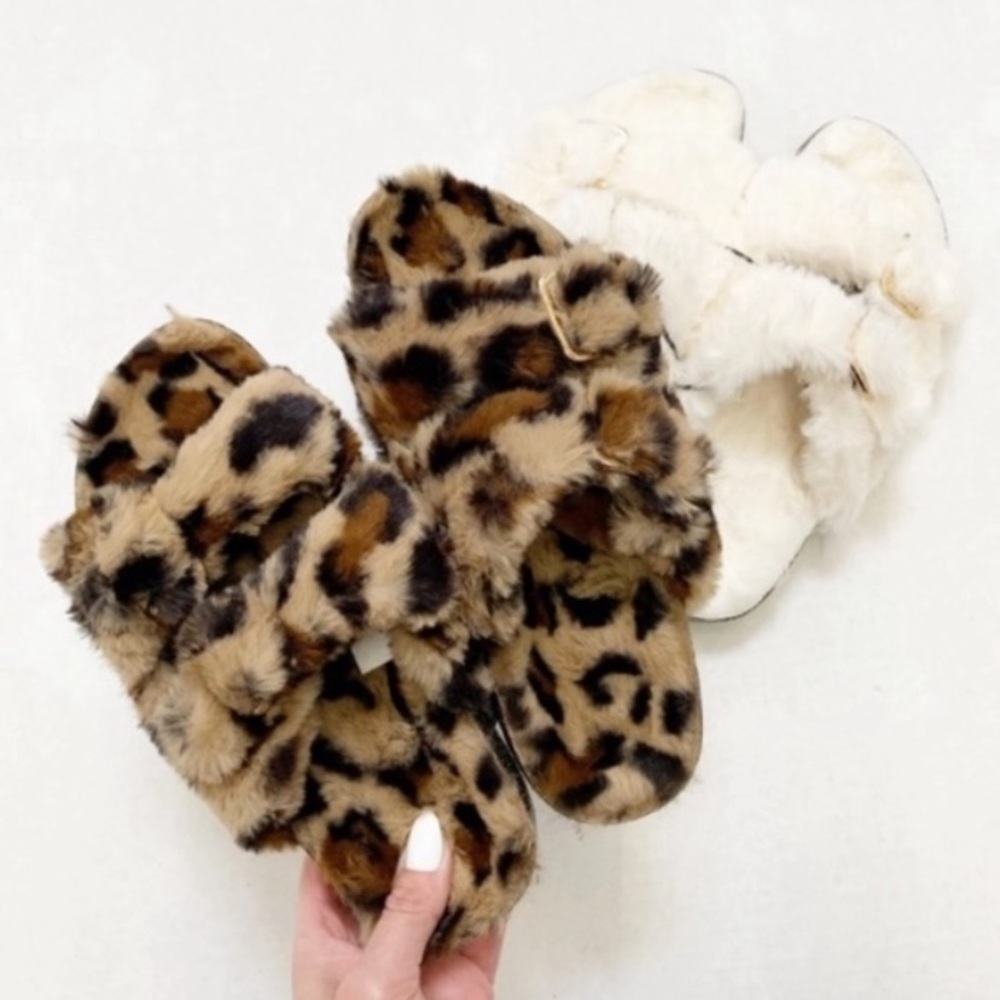 2 pack fluffy sandals